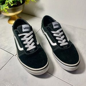 Vans ole skool tennis shoes